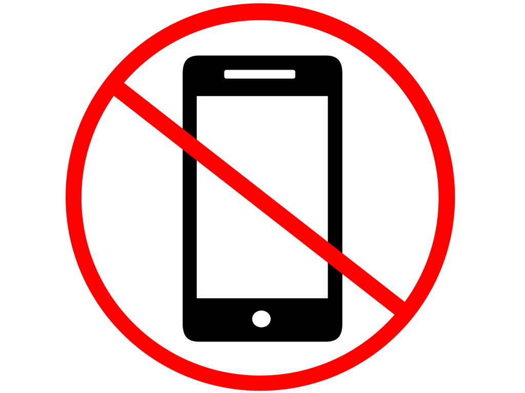 Kids DO NOT need a mobile phone in school