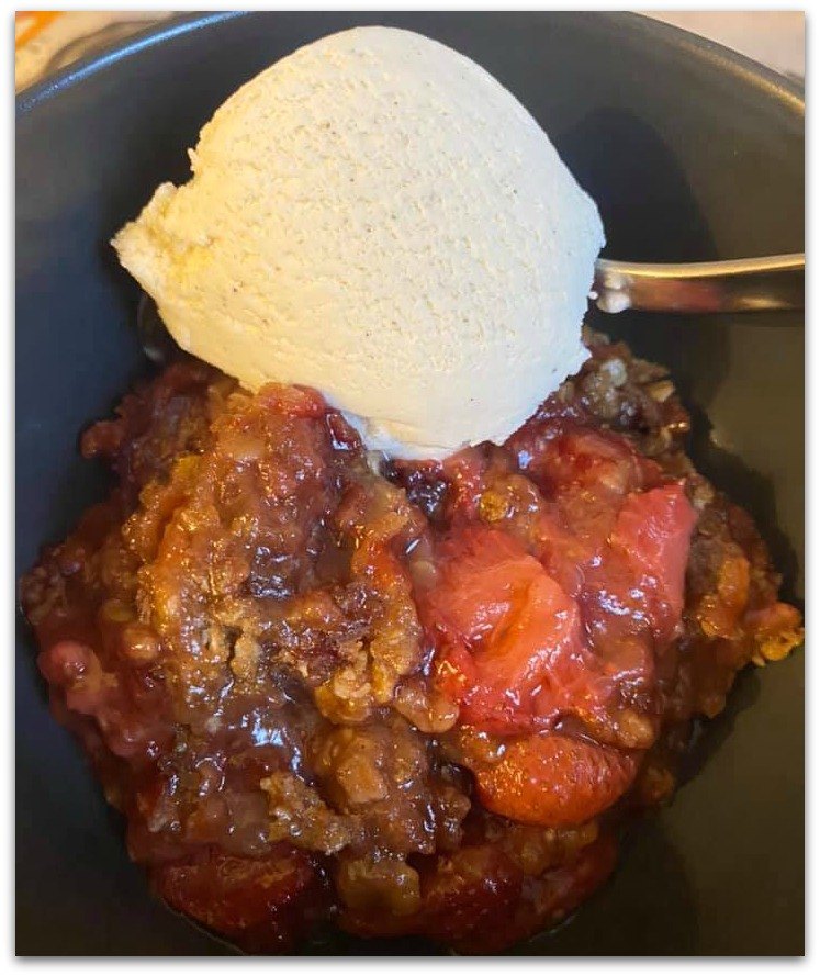 Gluten-free strawberry crumble 