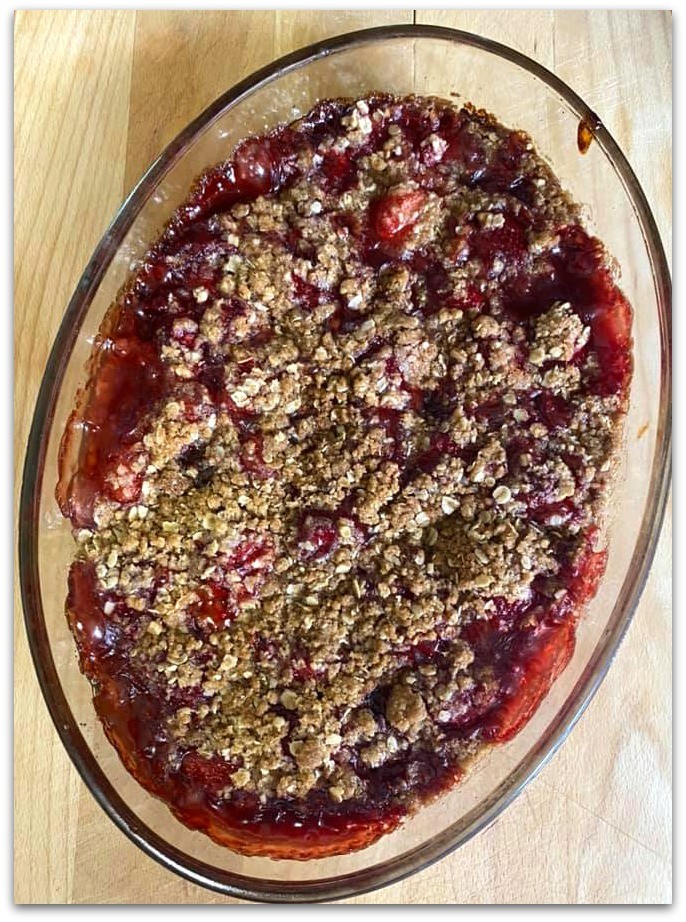 Gluten-free strawberry crumble 