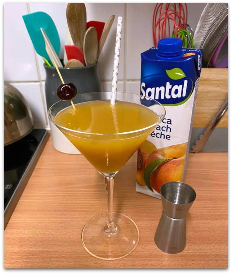 fruity gin cocktail